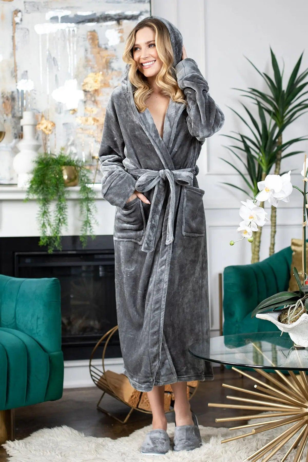 Women’s Plush Hooded Robe - Spa-Worthy Comfort at Home RobesLotus Linen- Bourbon Thrifters